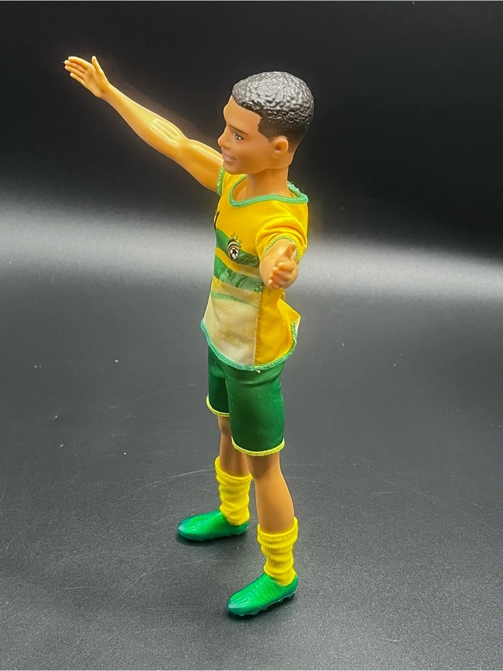 Mattel Barbie Ken Soccer Player Football Futbol World Cup Green Yellow Jersey